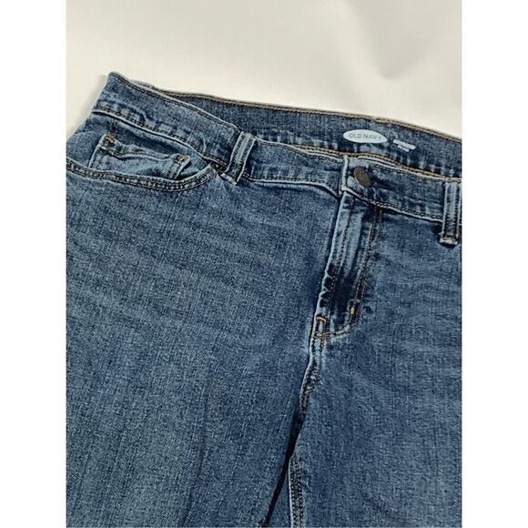 Old Navy Women's Denim Five Pocket Mid-Rise Boyfriend Jeans Blue Size 8 - Picture 2 of 6